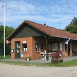 亚姆斯塔加登露营地酒店 3*
